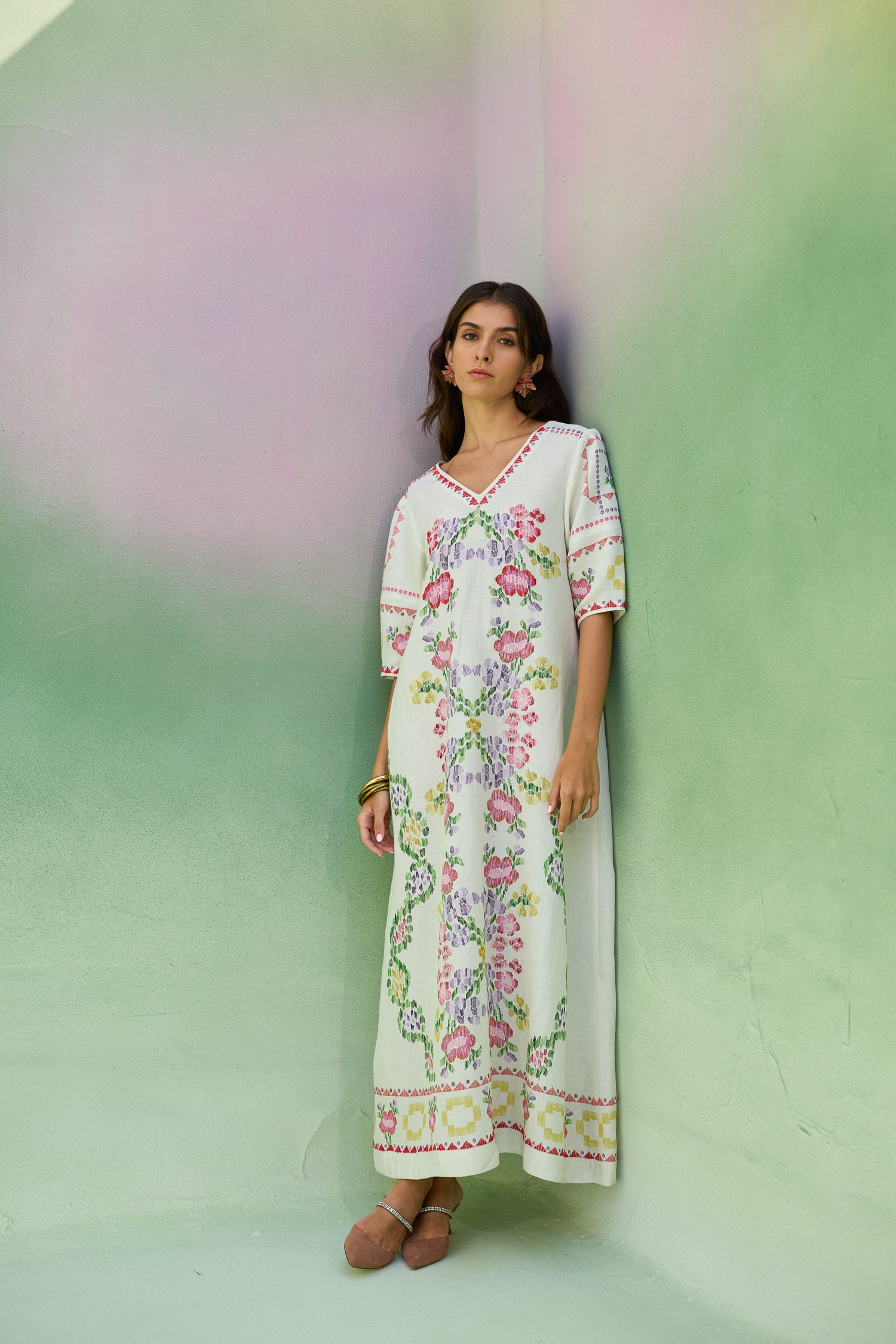 ivory floral maxi dress Ikat V-Neck XL and a sweeping maxi Size:No label size SHEIN MOD Solid Ruched 5-7 years
