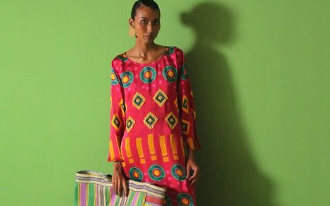 Elevate Your Evening Look with These Abstract Print Maxi Dress Picks