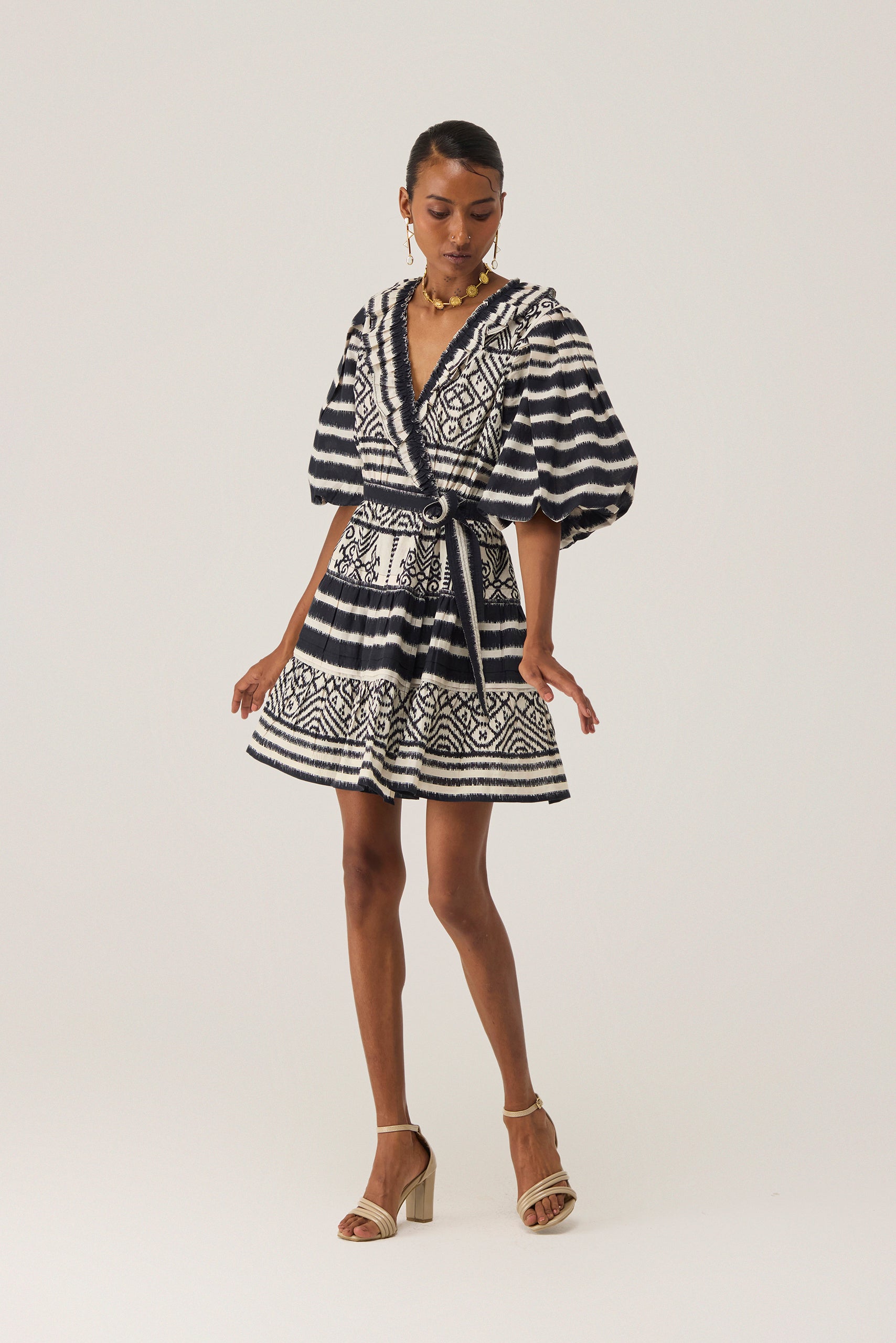 Elegant Holiday Dresses | Festive & Chic Styles | SiSa World of Sisa Elegant Holiday Dresses | Festive & Chic Styles | SiSa World of Sisa