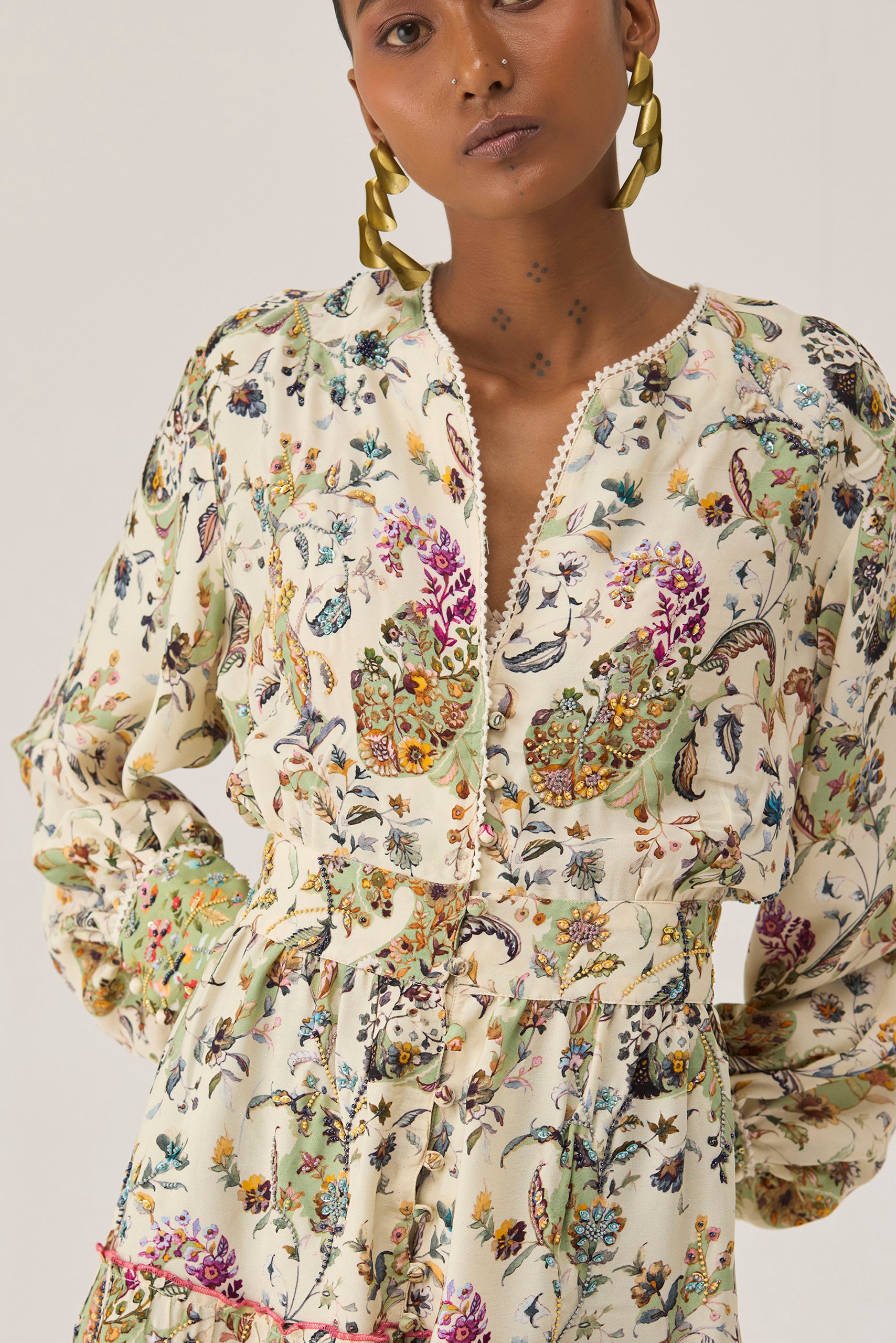 Embroidered Dresses | Luxurious Women's Styles - SiSa World of Sisa Embroidered Dresses | Luxurious Women's Styles - SiSa World of Sisa