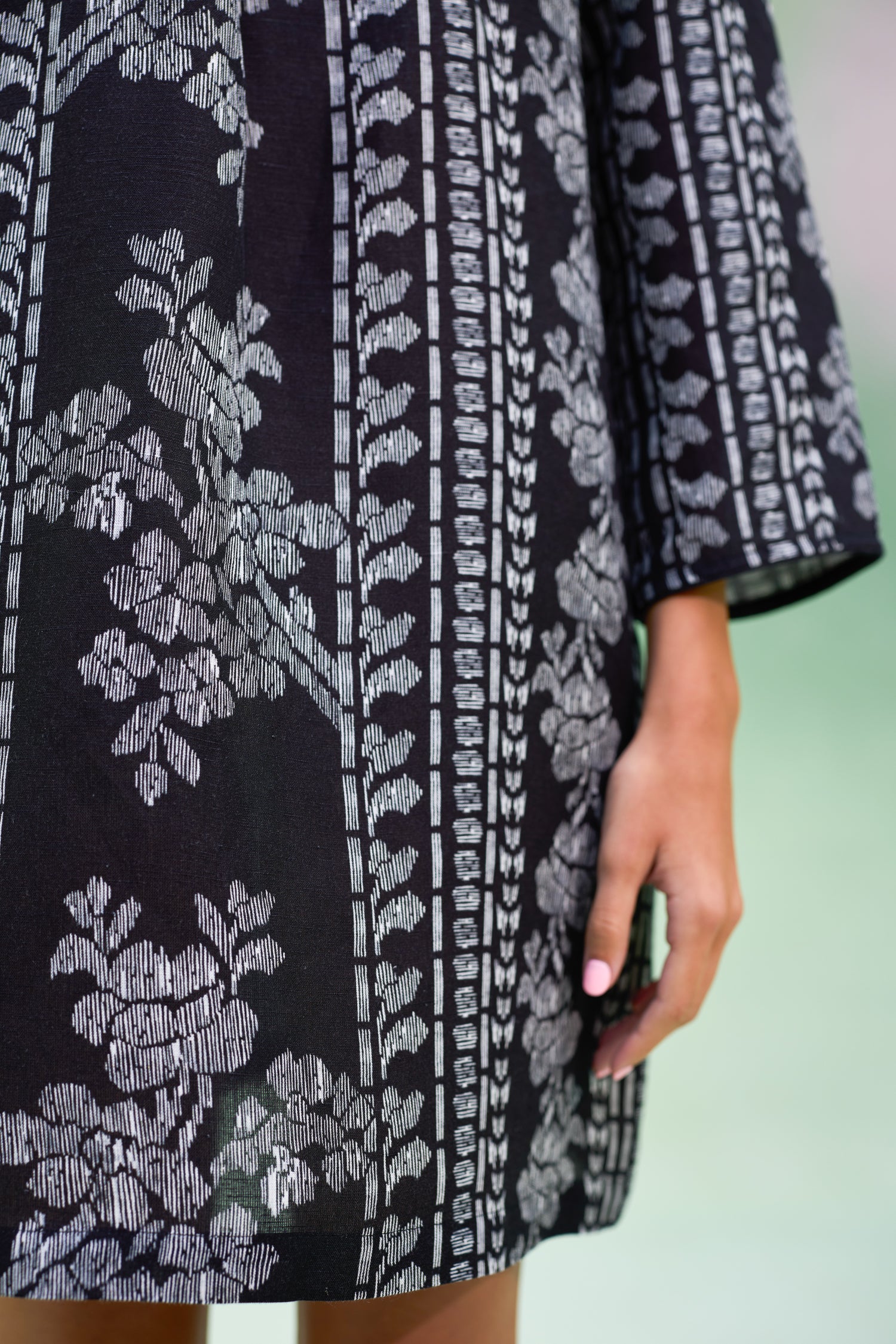 Black Floral Ikat Symmetrical Shift Dress M