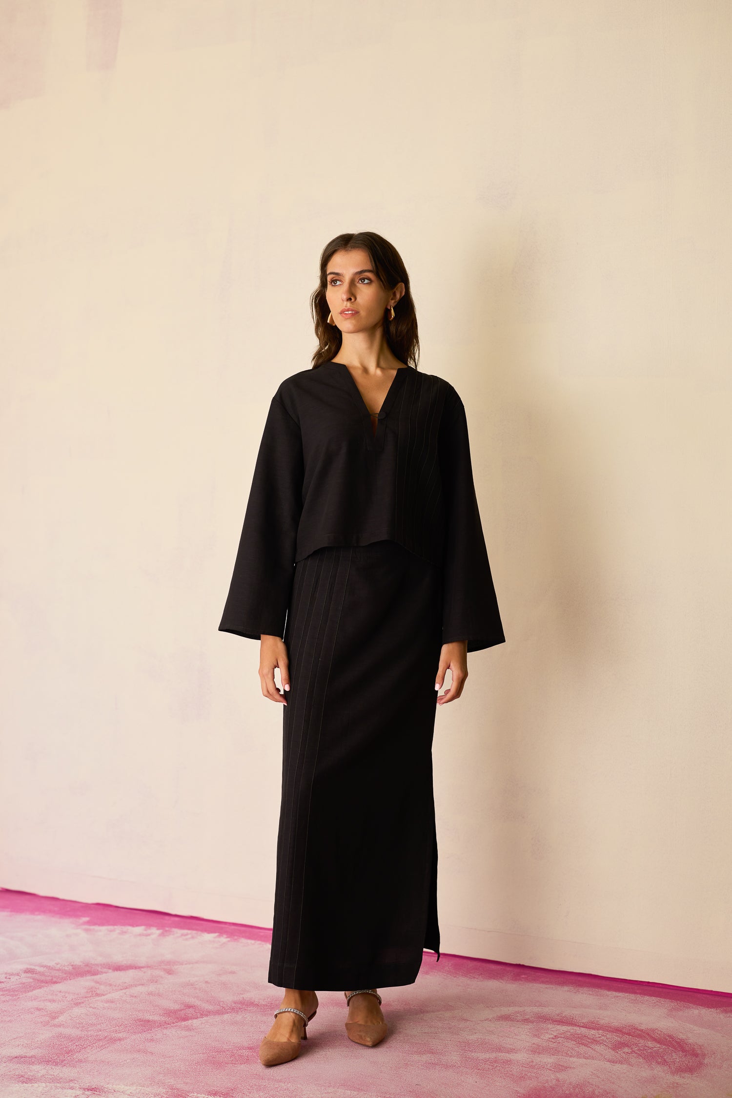 Black Solid Top And Straight Skirt