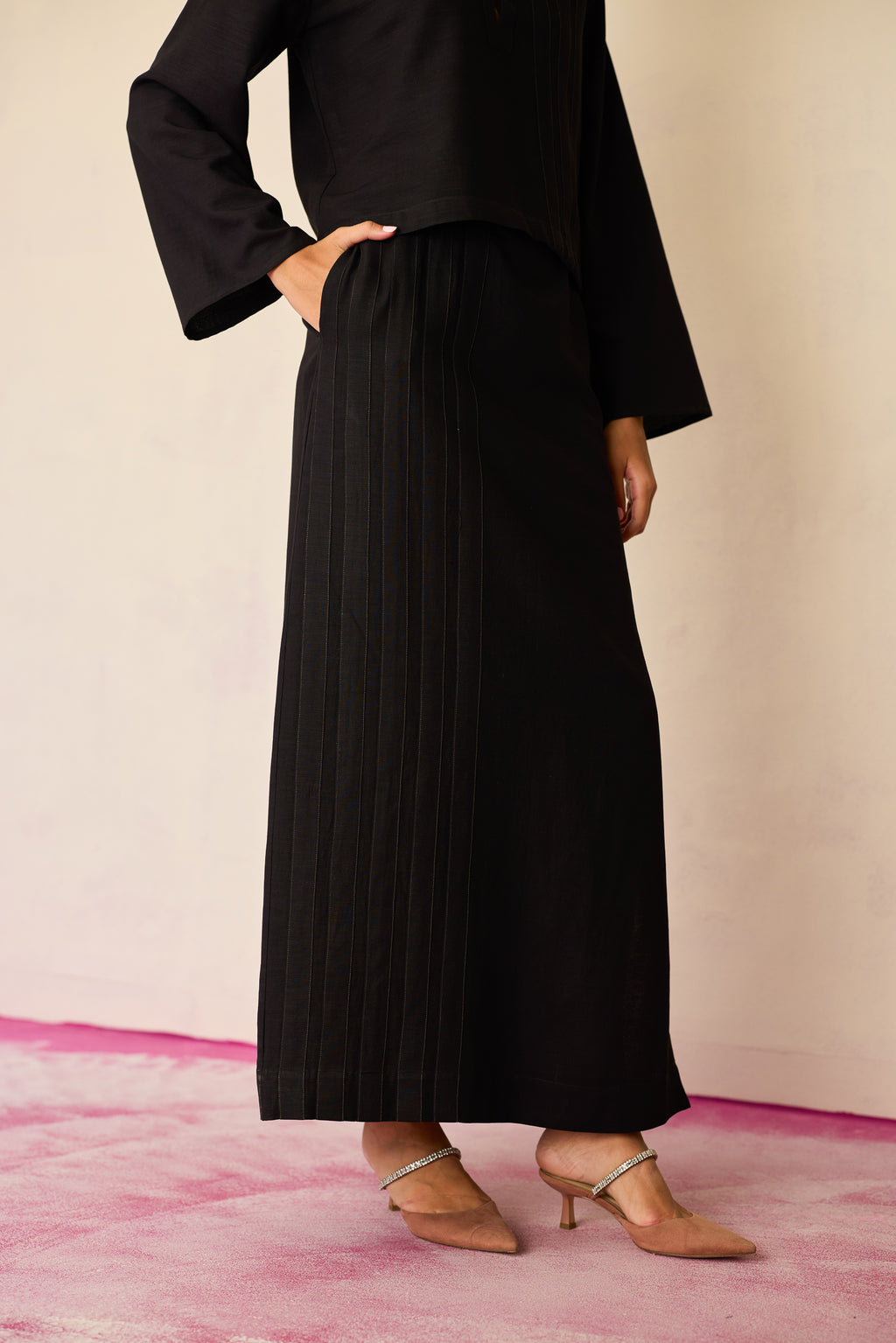 Black Solid Top And Straight Skirt