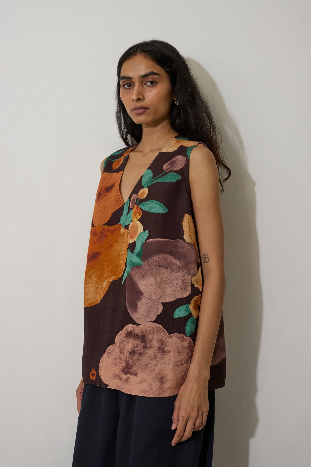 Poppies V-Neck Top - Cocoa