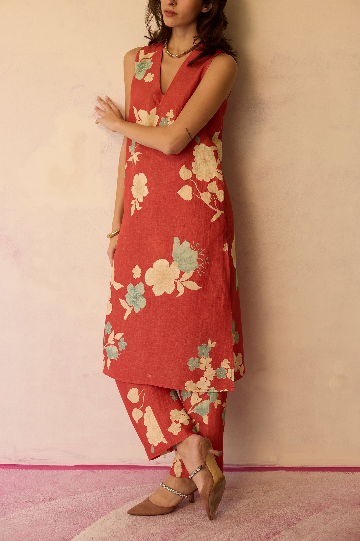 Hibiscus Anaar V-Neck Co-ord Set - Coral