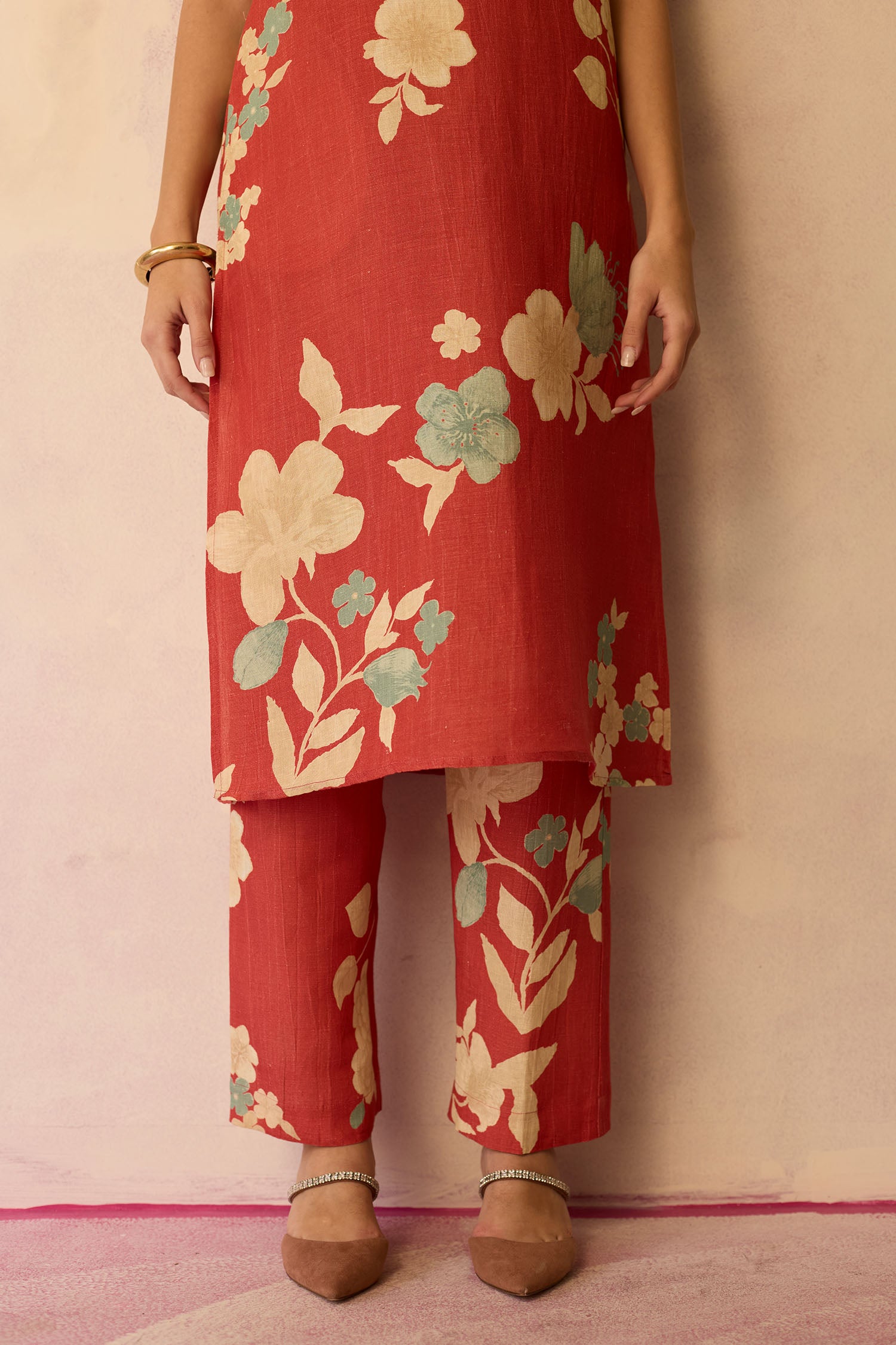 Hibiscus Anaar V-Neck Co-ord Set - Coral